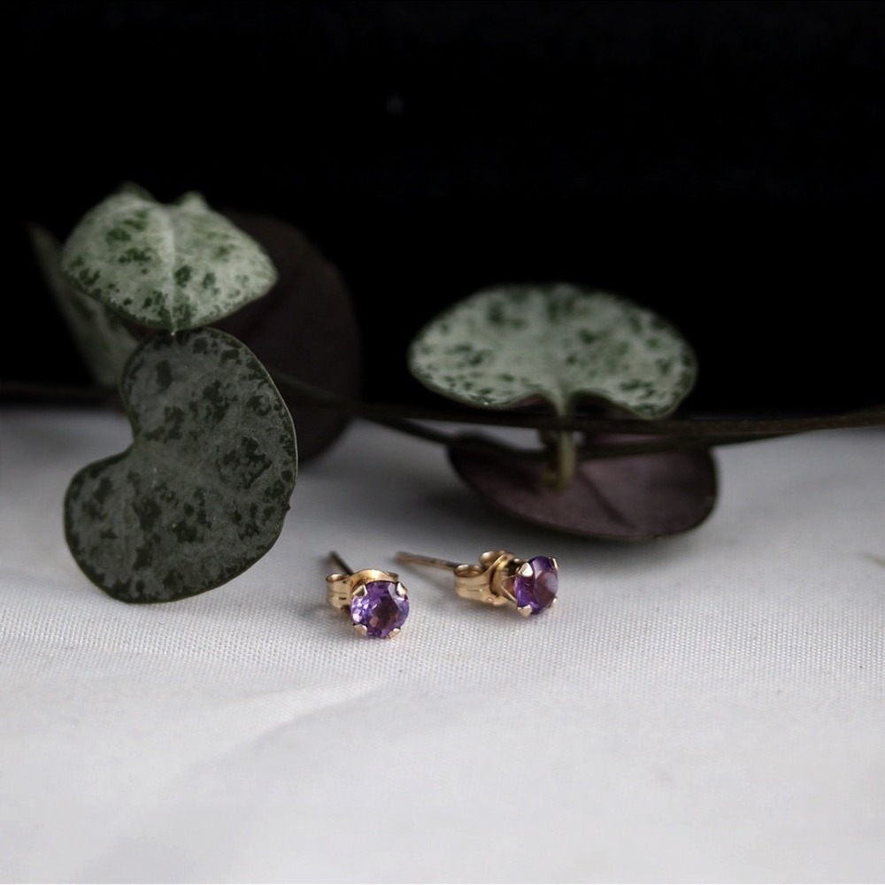 10k Yellow Gold Amethyst Stud Earrings Round Cut Purple Gemstone 4mm